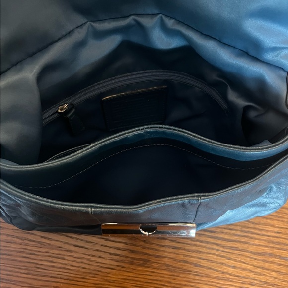 Coach Crossbody Med. Blue Leather Bag. Good condition. Message any questions - Picture 3 of 10